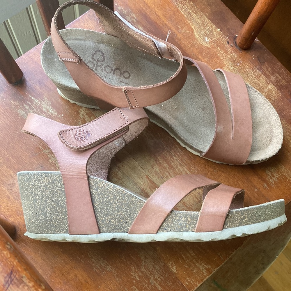 Yokono size8 Brown Leather low wedge shoe